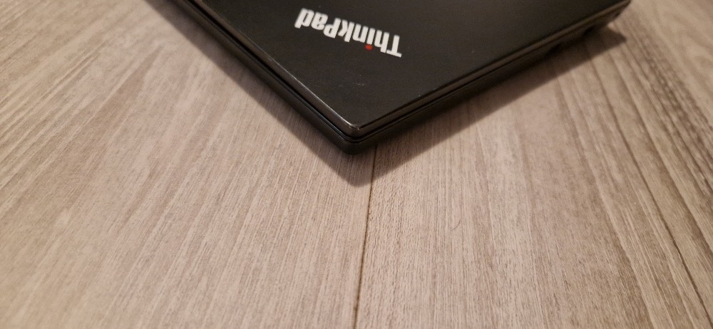 Lenovo Thinkpad E15 G1 I7 10510U - 4