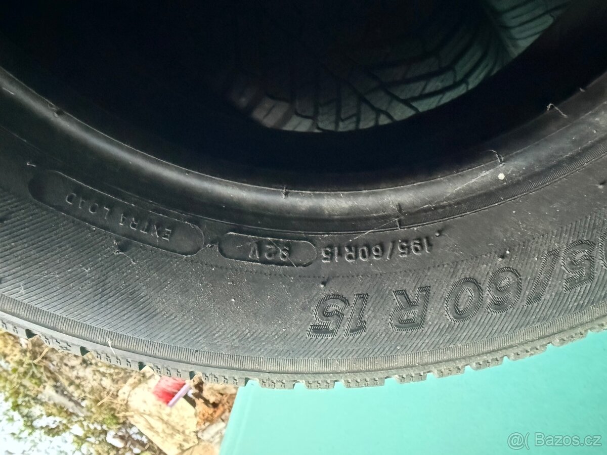 prodám zimní 195/60/15 Semperit a Michelin - 4