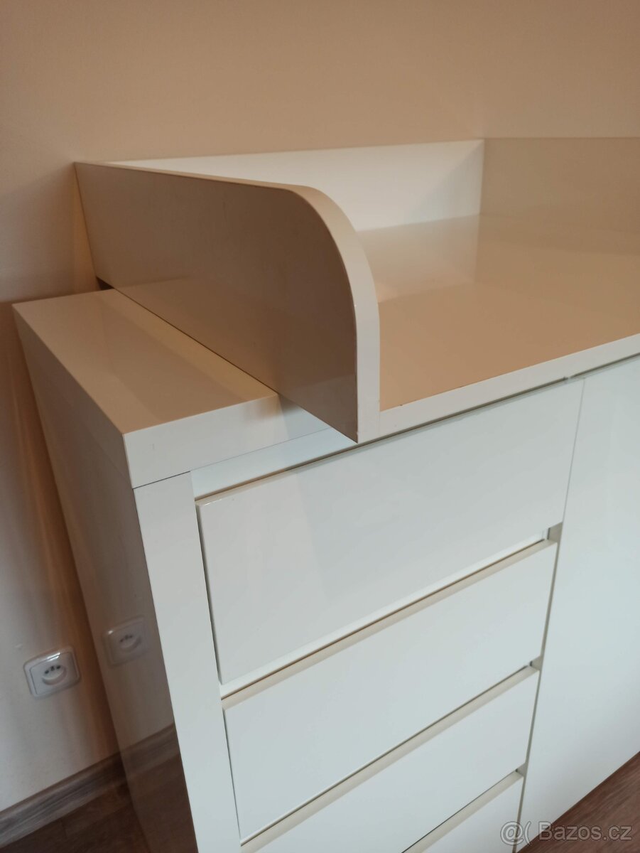 Přebalovací pult na komodu - 4