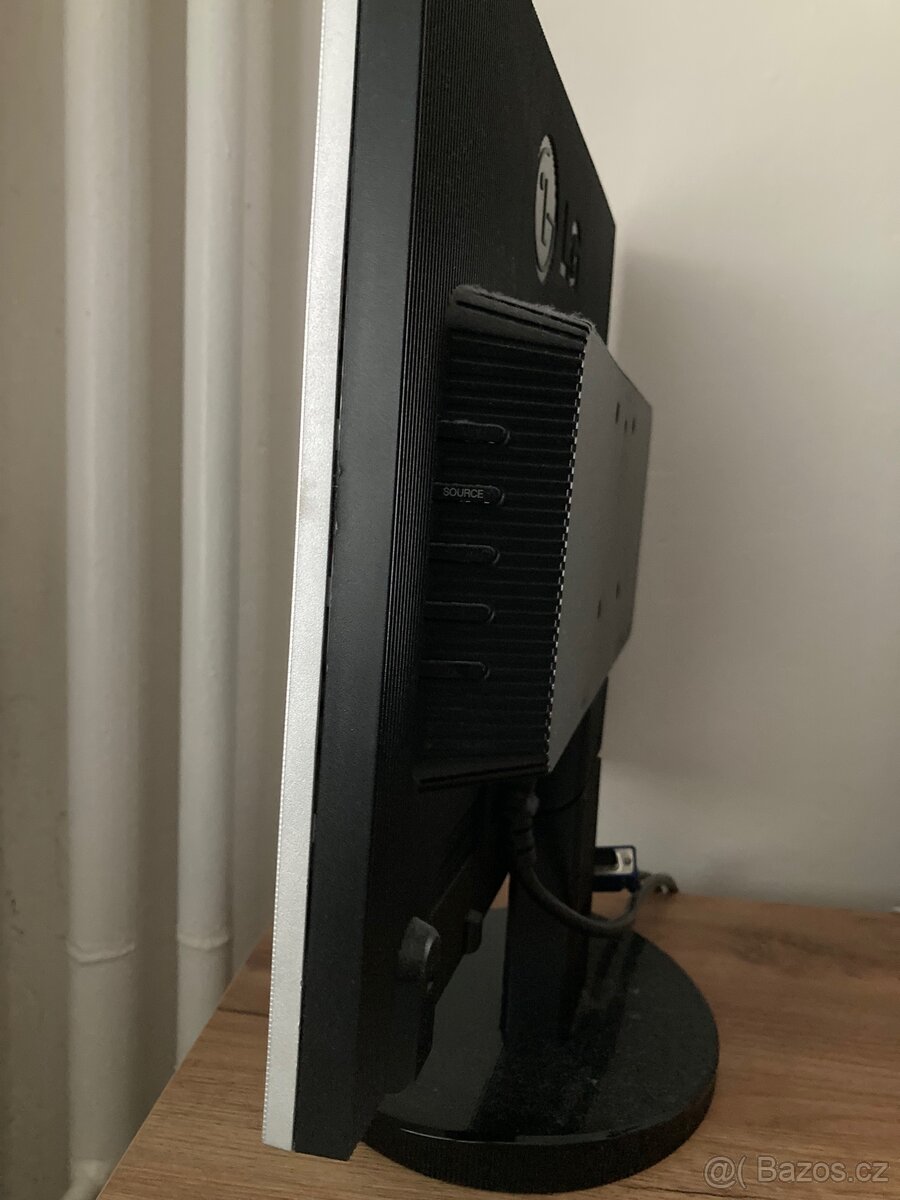 Monitor LG Flatron L1953TR - 4