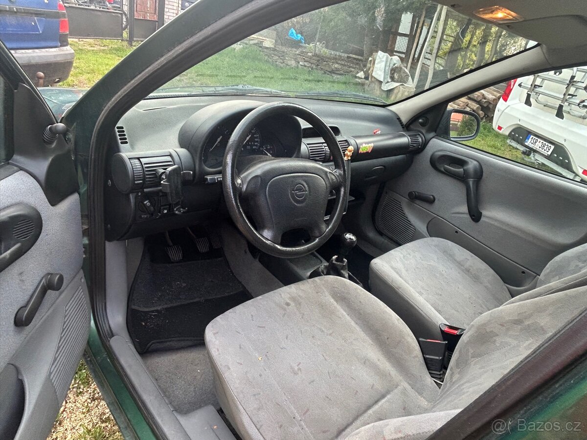 Opel corsa - 4