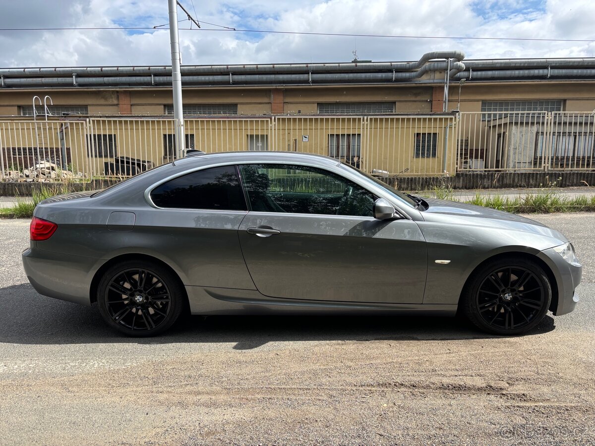 BMW 325D 150kW e92 M paket Manuál ČR - 4