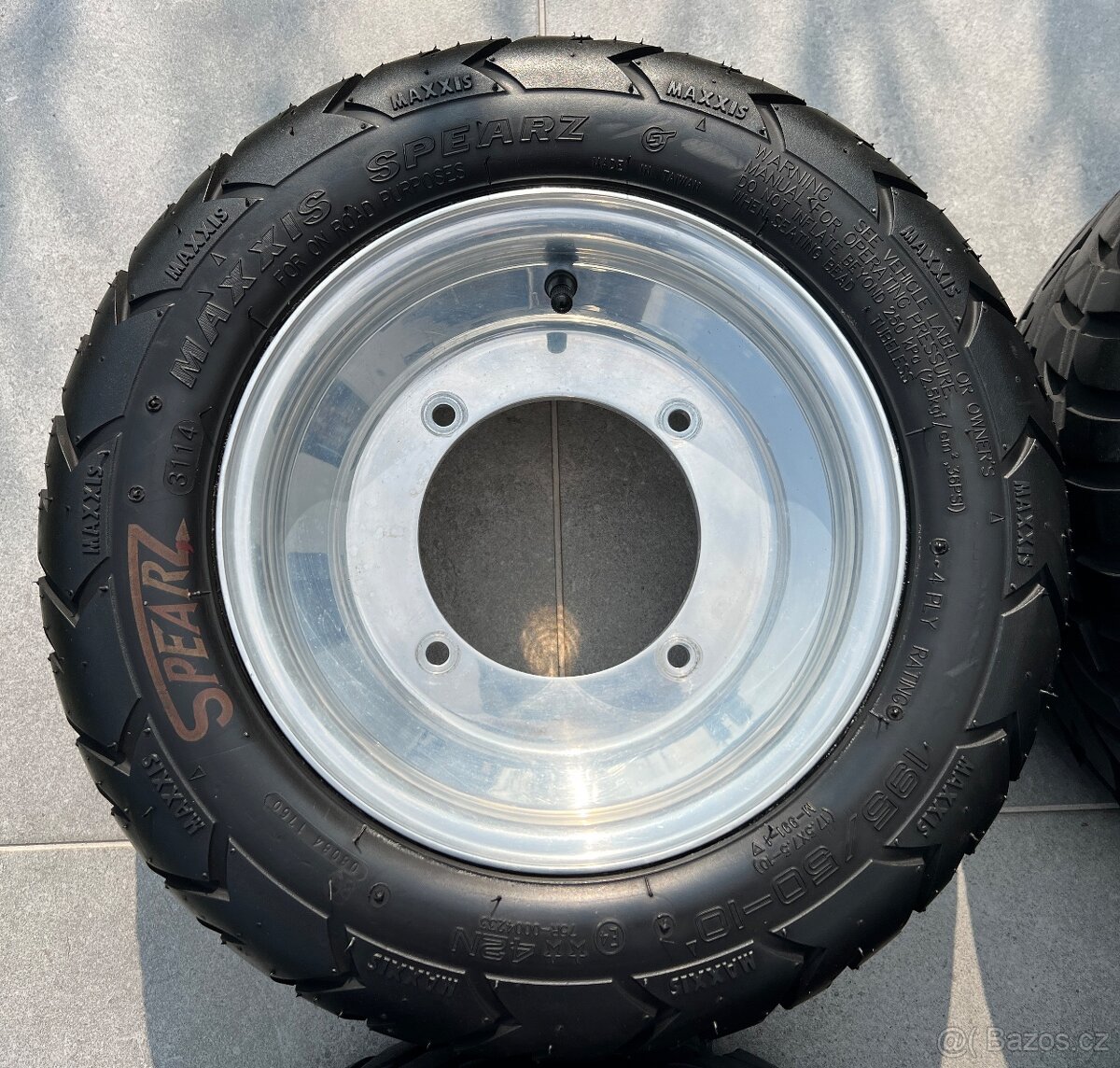 Kolesa na stvorkolku Yamaha R10