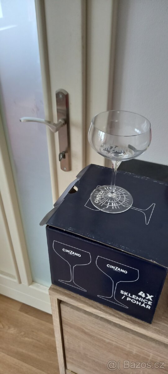 Struhadlo a skleničky na Cinzano - 4