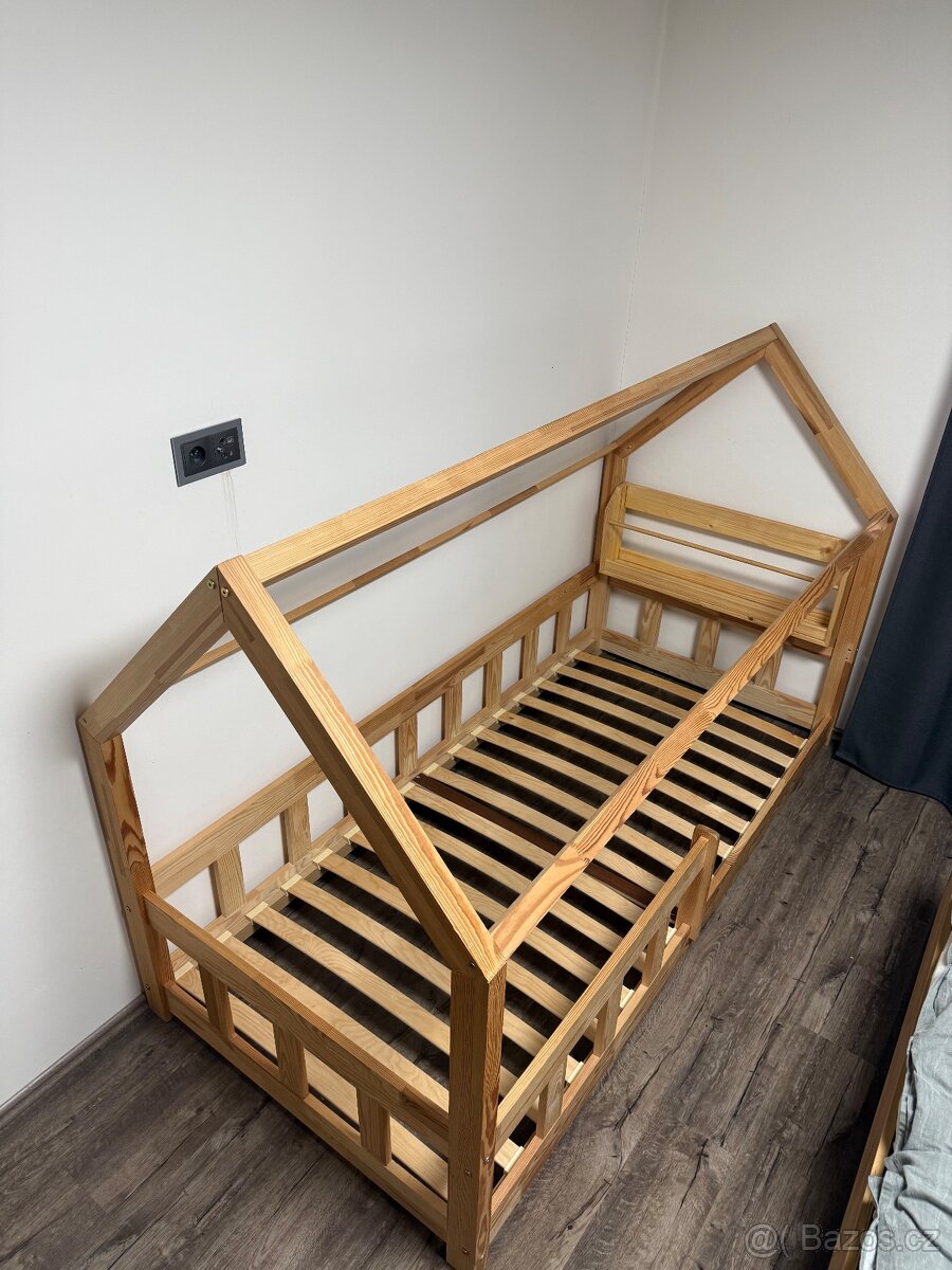 Domečková postel 90x200 s poličkou na knihy - 4