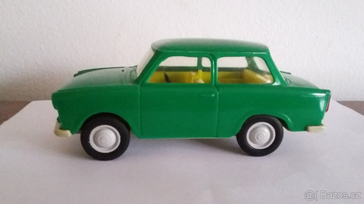 Stará hračka na setrvačník Trabant 601 Anker NDR - 4