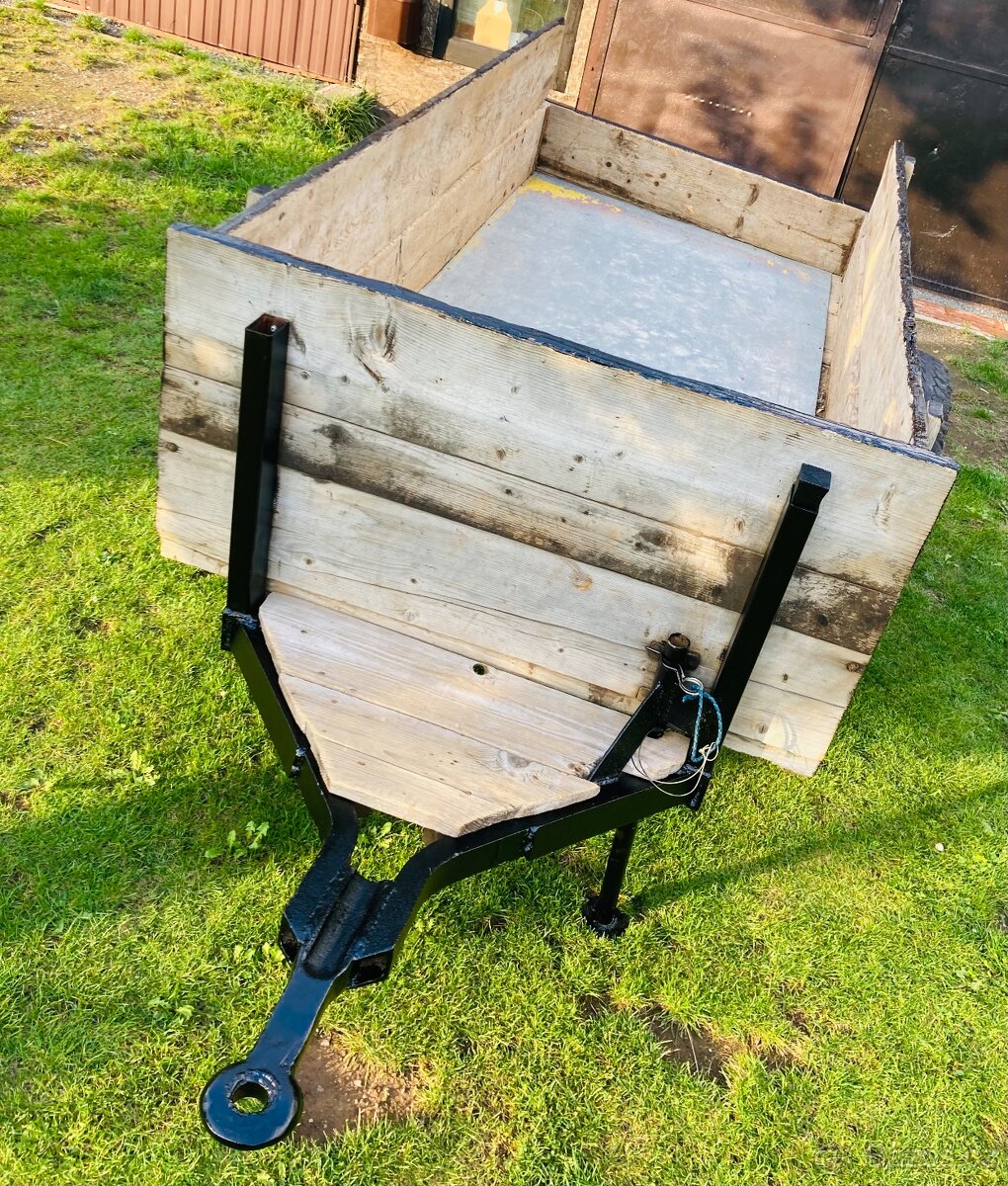Masivní vlek za traktor, kára na dřevo, univerzální využití - 4