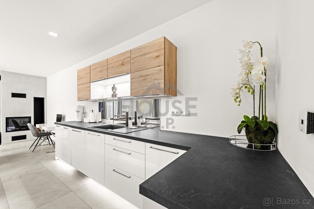 Pronájem rodinného domu 201 m², Králův Dvůr - Levín - 4