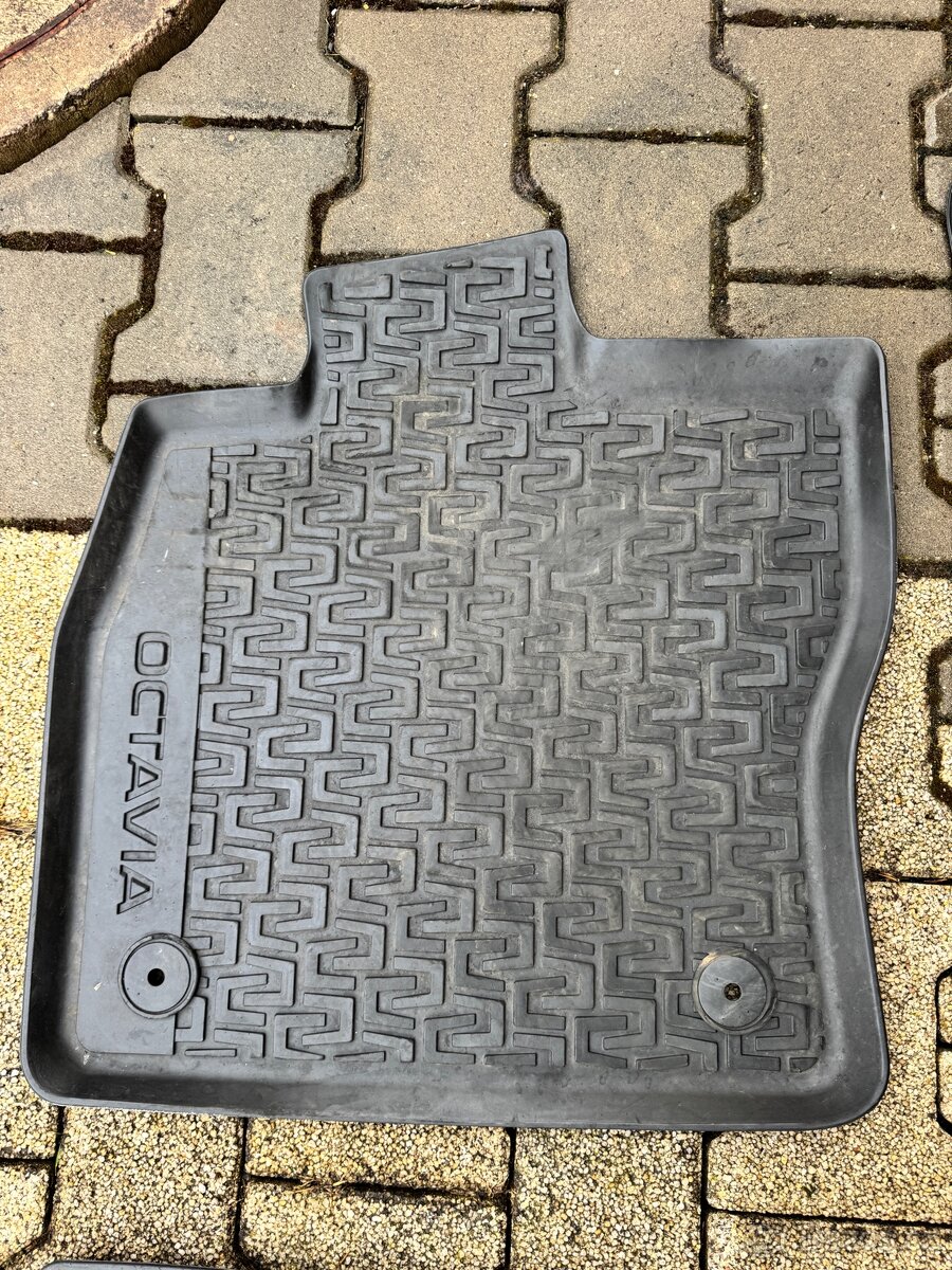 Gumové koberce Octavia 3 combi originál - 4