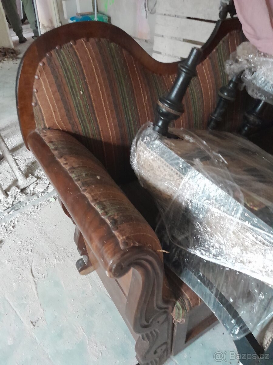 Starožitná masivní sofa - 4