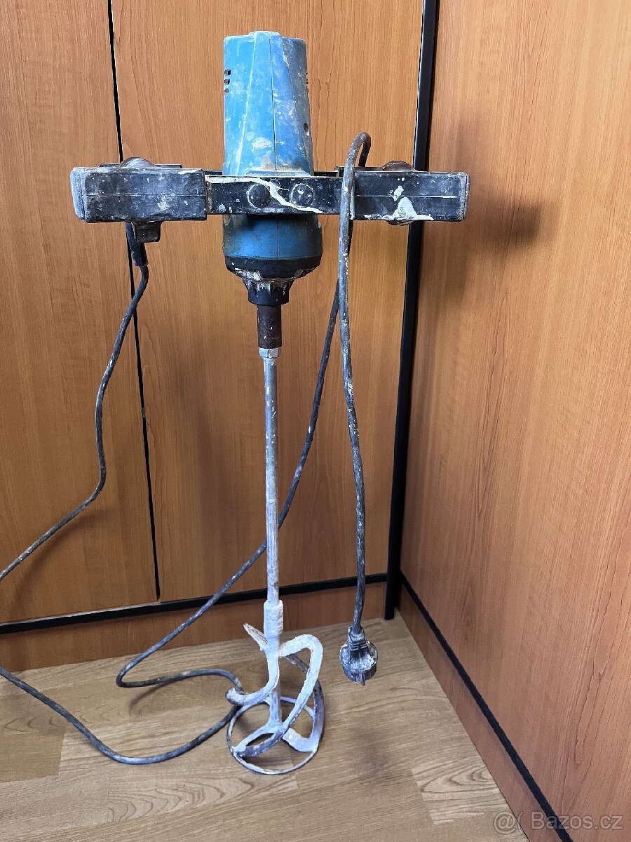 Míchadlo Makita UT 1200 - 4