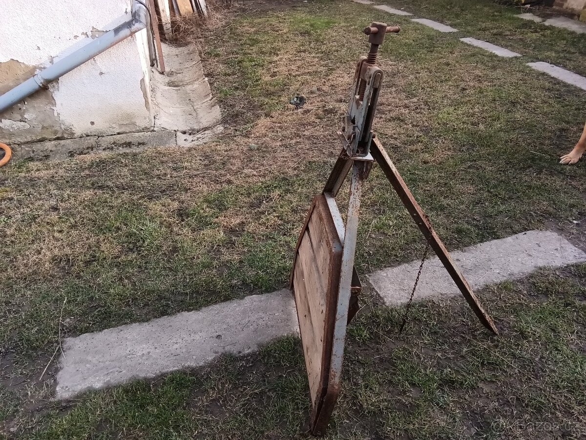 Svěrák Pionýr - 4