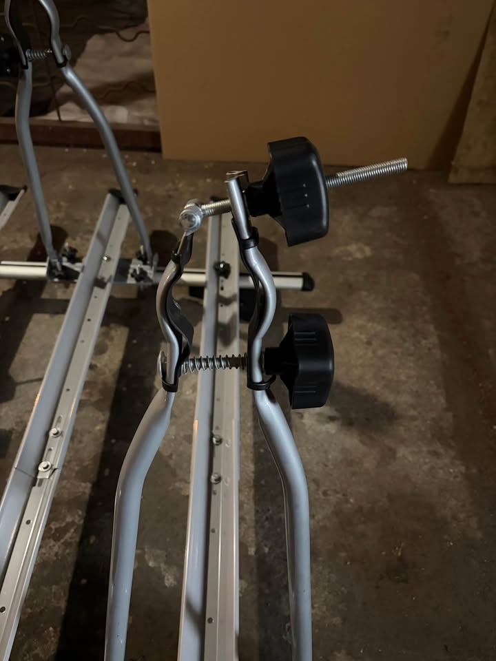 Nosič kol Menabo Huggy Lock 4x - 4