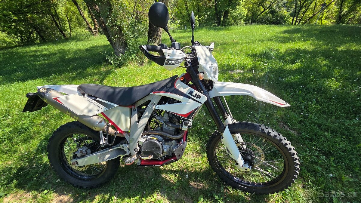 AJP 250 jeden majitel - 4