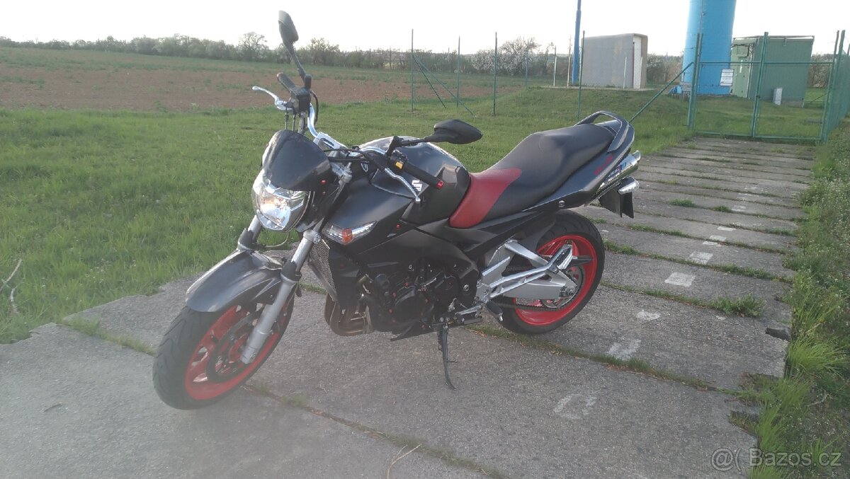 Suzuki GSR 600 edice Yoshimura - 4