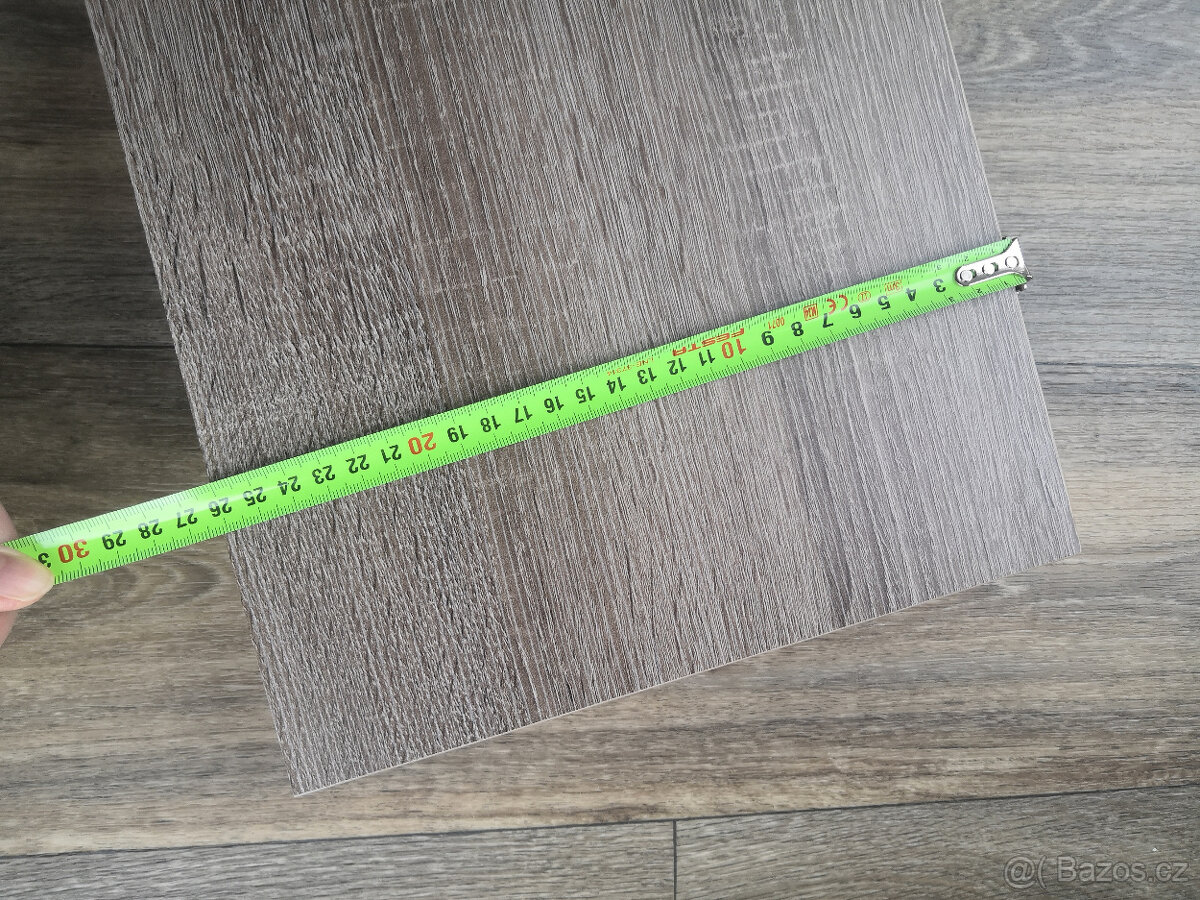 Police v dekoru dub 120 cm - 4