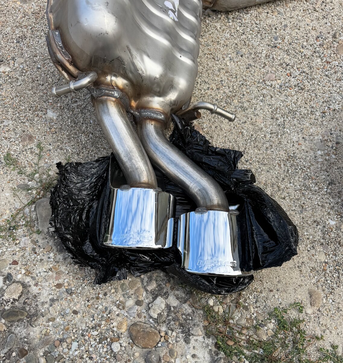 C63 Amg w204 nove original Mercedes vyfuky komplet - 4