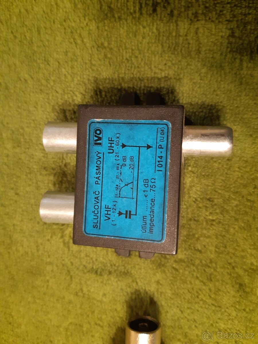 Televizní anténní slučovač: 1ks + televizní rozbočovač: 1ks. - 4