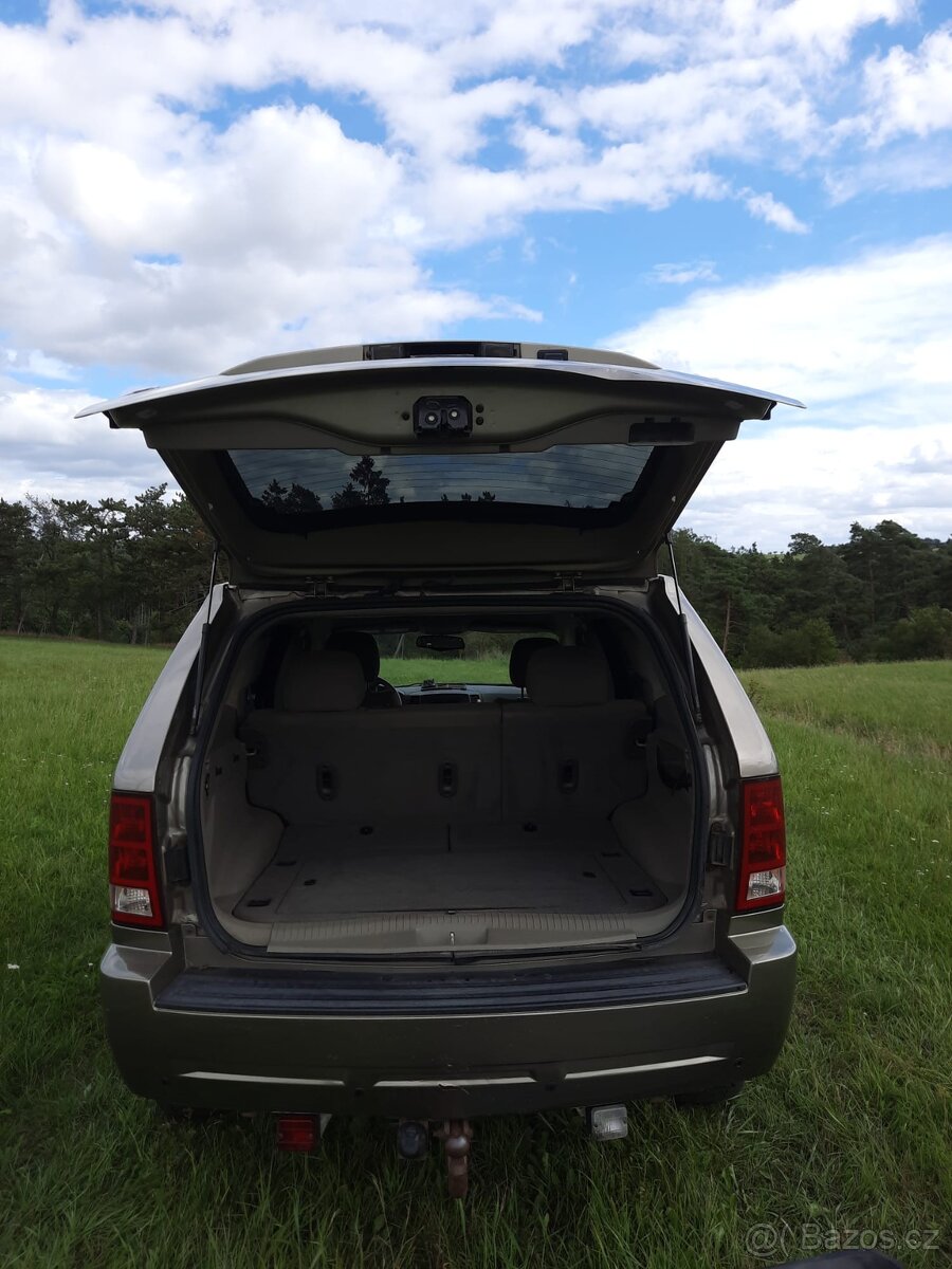 Sleva - Jeep Grand Cherokee 3.7 V6, 2005 – silný offroad