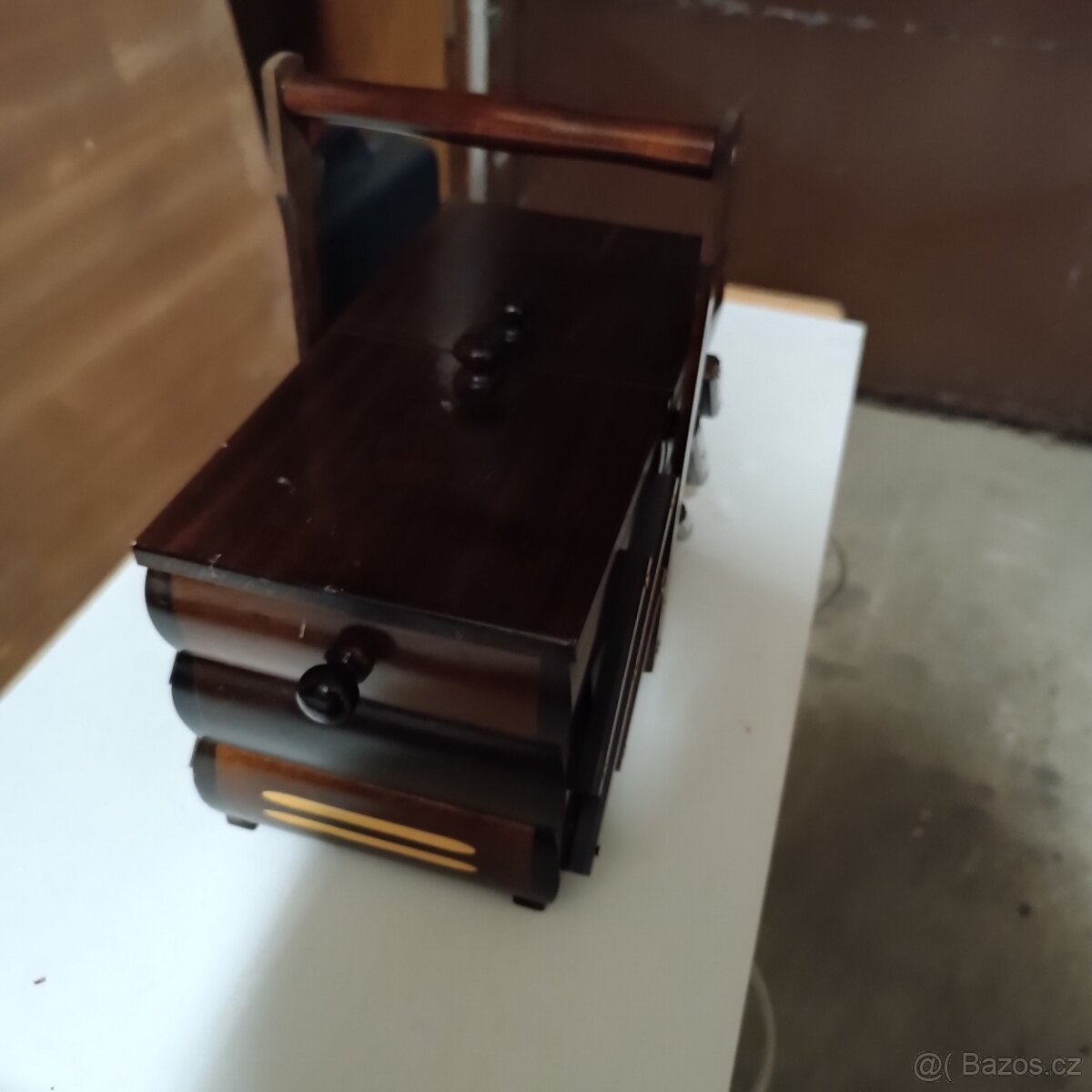 Kazeta na šití tmavé dřevo rozkládací - 4