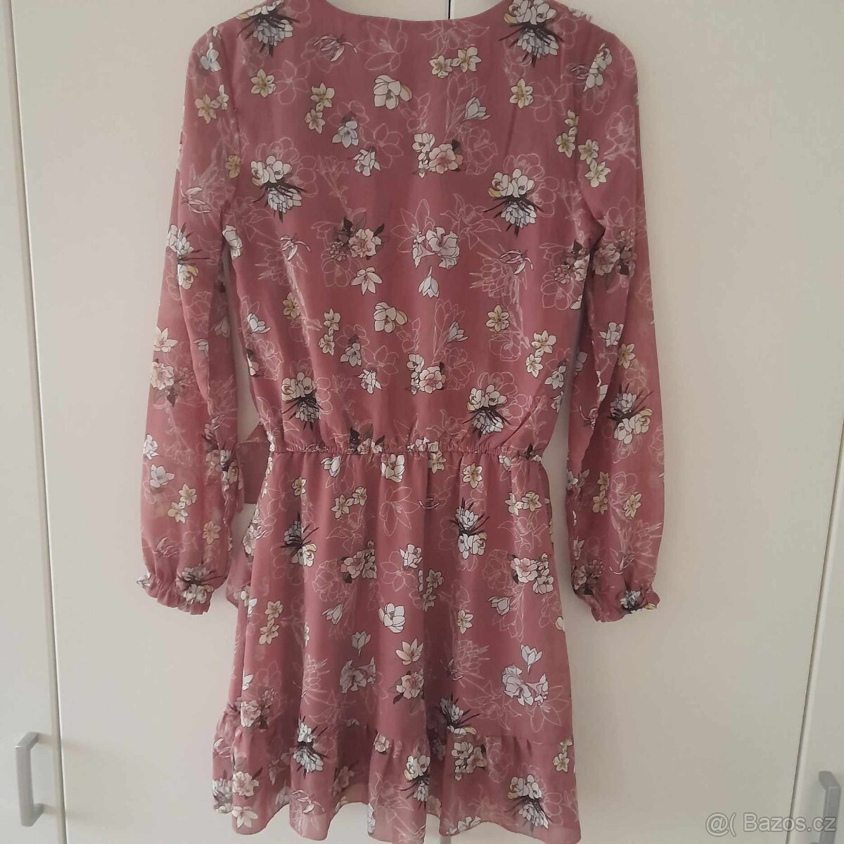 Šaty s kanýrkem - 4