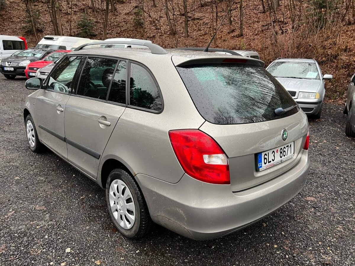 Škoda Fabia Combi 1.2 htp 51 kW klimatizace el.okna 2010 ČR - 4