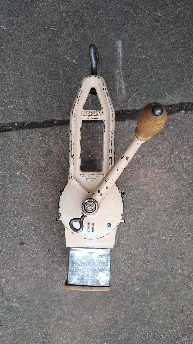 Mlynek na strouhankou, orechy - 4