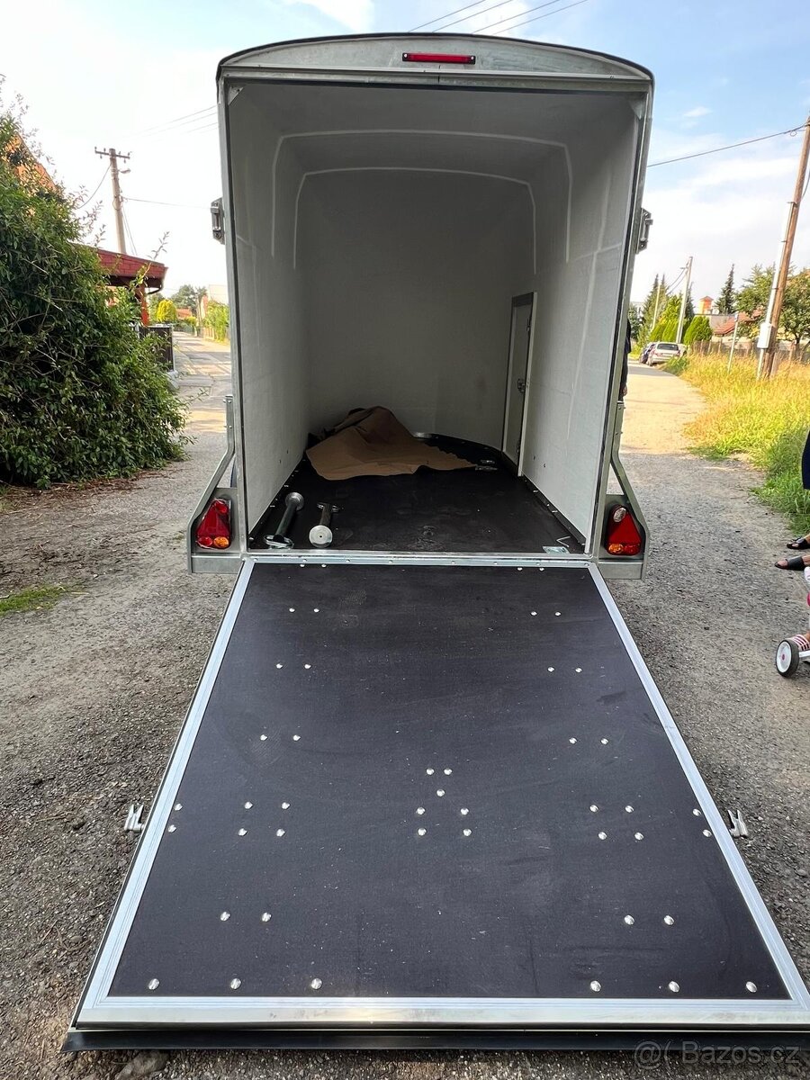Kapotovaný přívěs BLYSS - 4