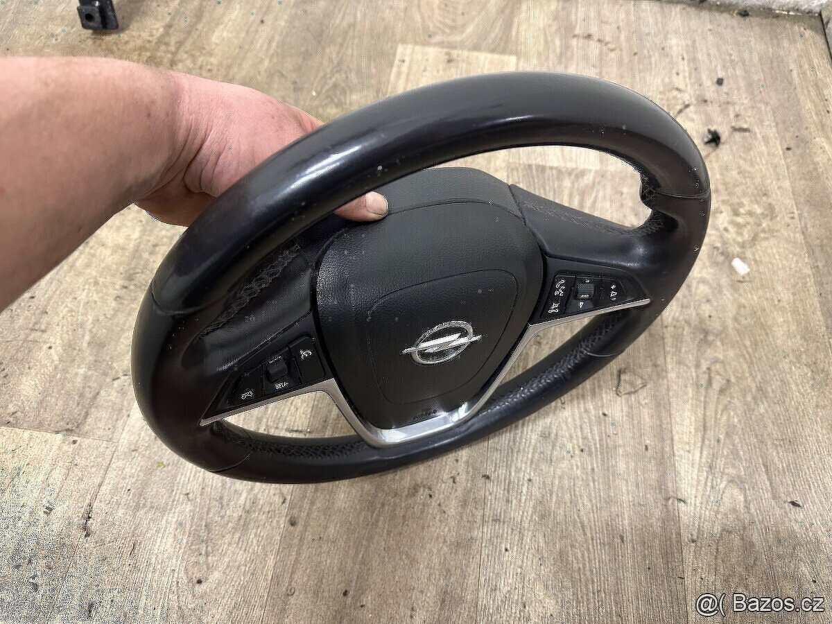 Opel Insignia A volant - 4