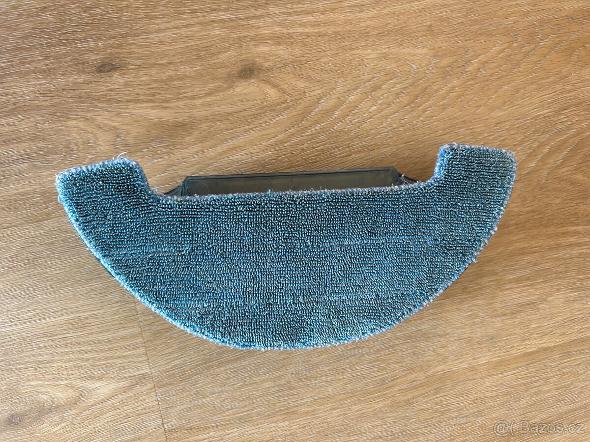 Tesla Roboticky vysavač T60 - 4