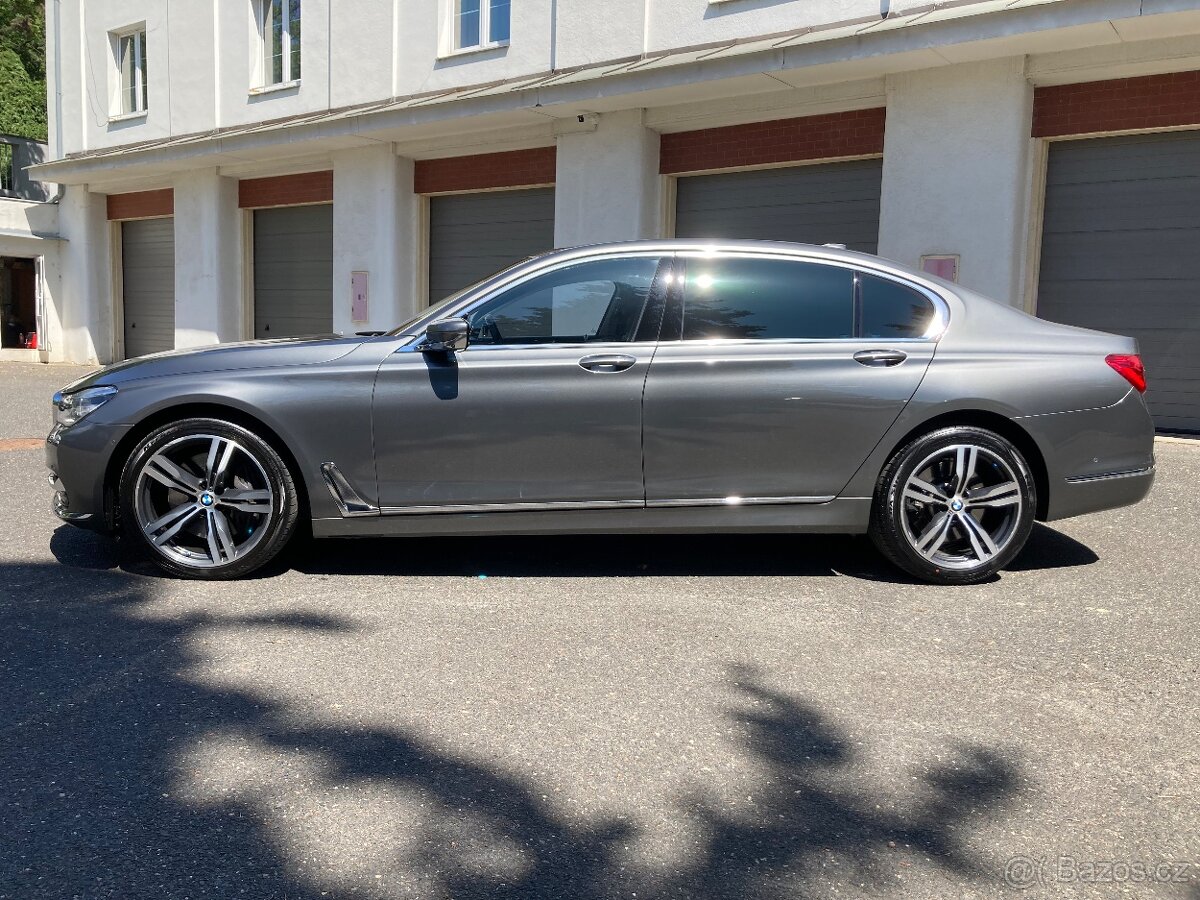BMW Řada 7 G12 750Li X-Drive V8 330kW FULL výbava - 4
