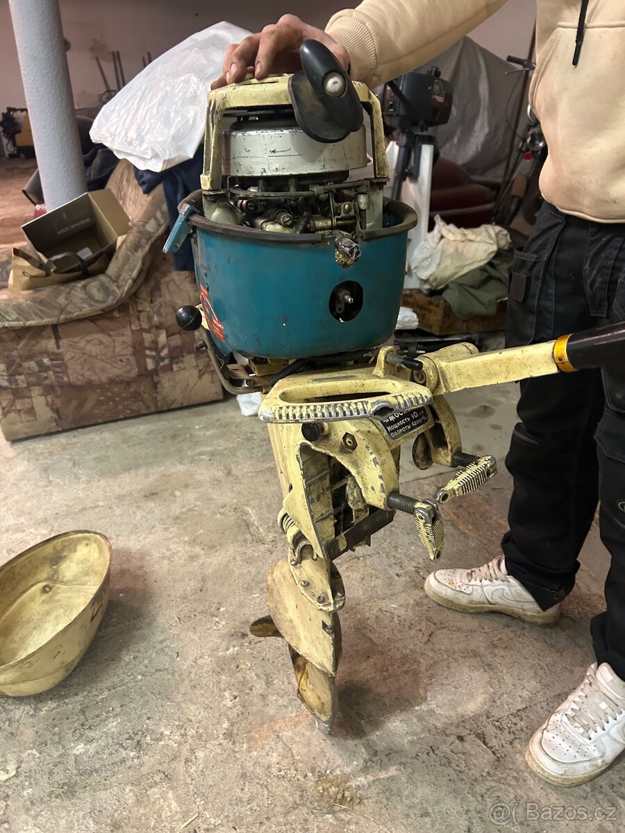 Lodní motor Moskva - 4