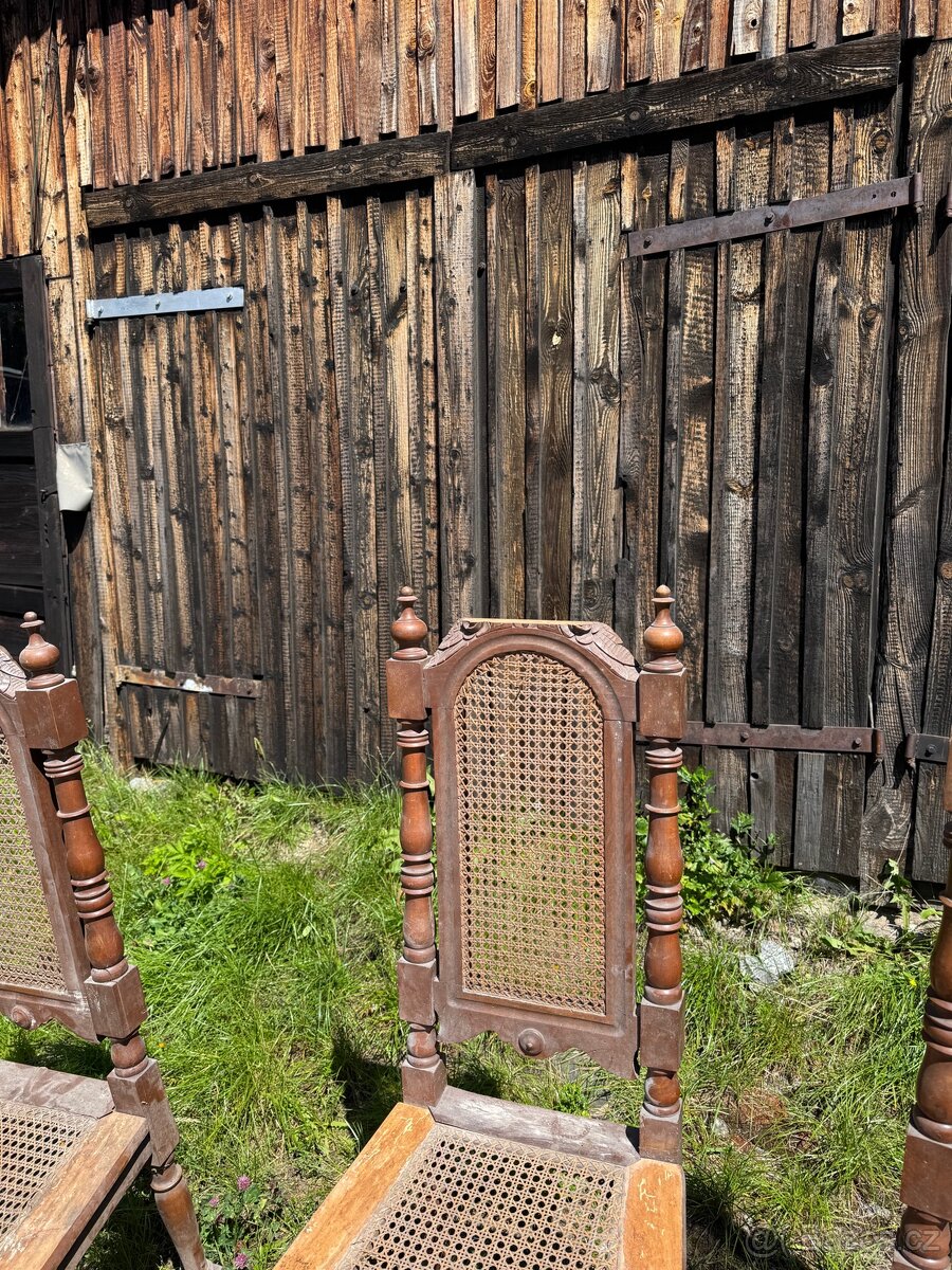 Staré dřevěné židle s rákosovým výpletem - 4