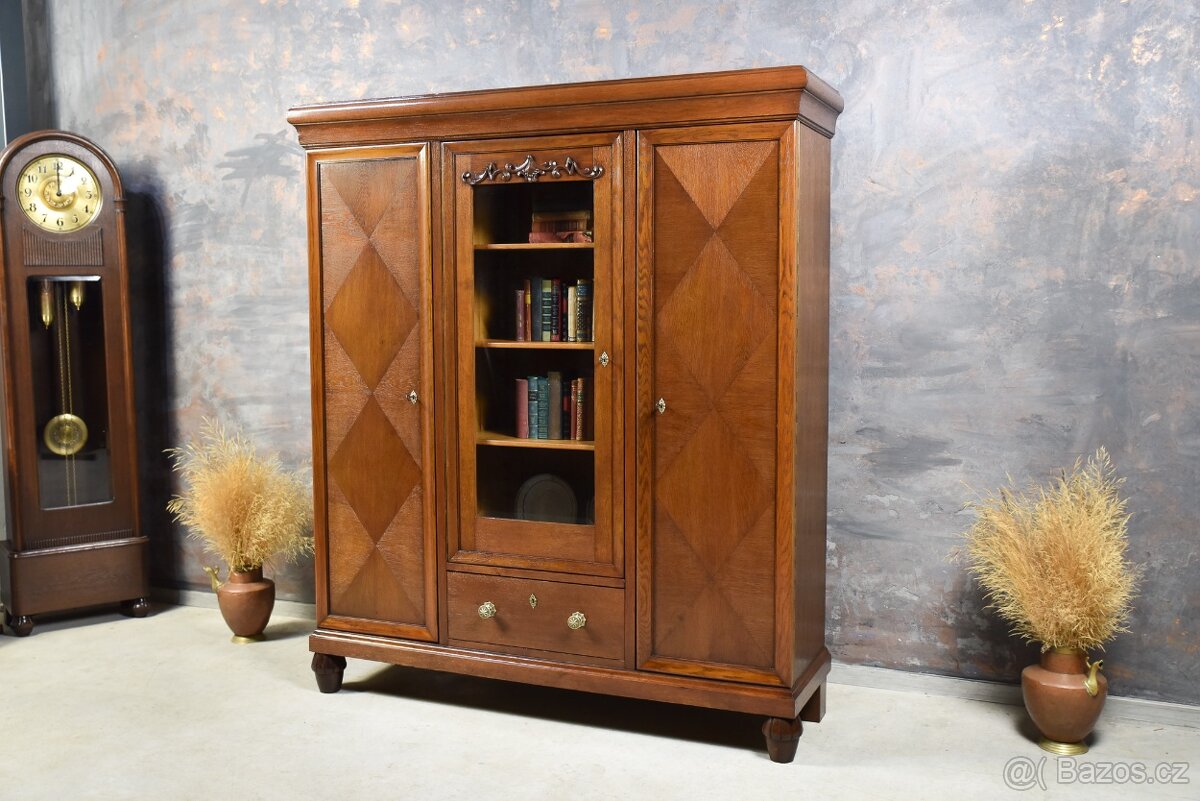 Klasická knihovna z masivního dubového dřeva VITRINA - 4