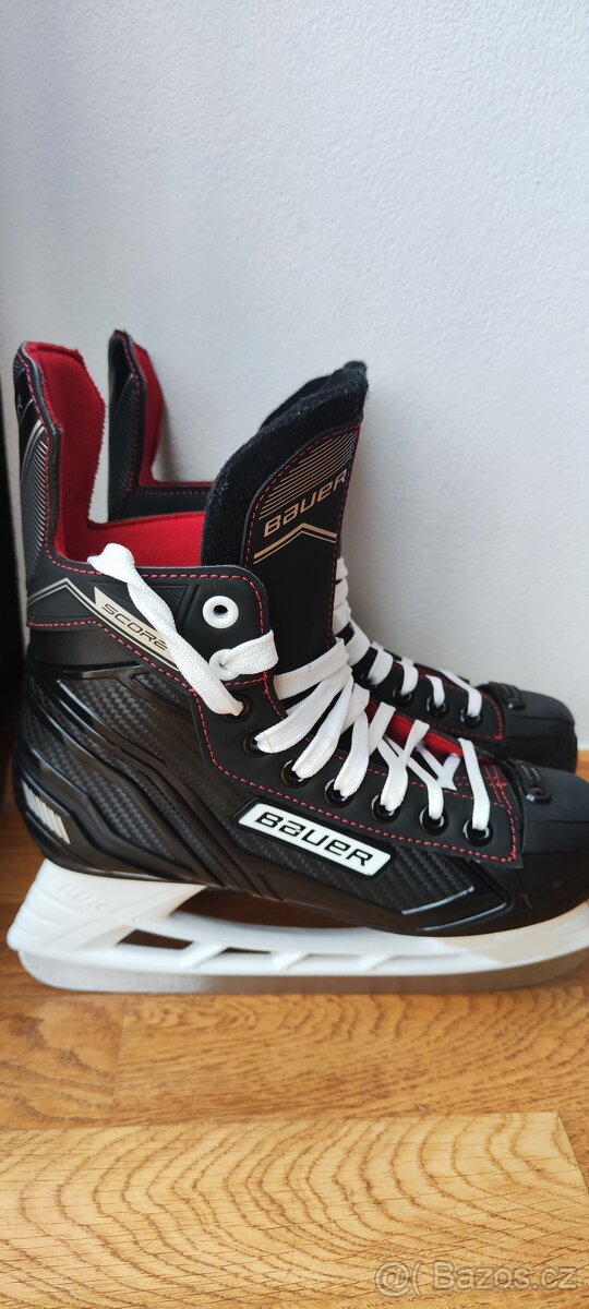 Chlapecké brusle Bauer SCORE JR - 4