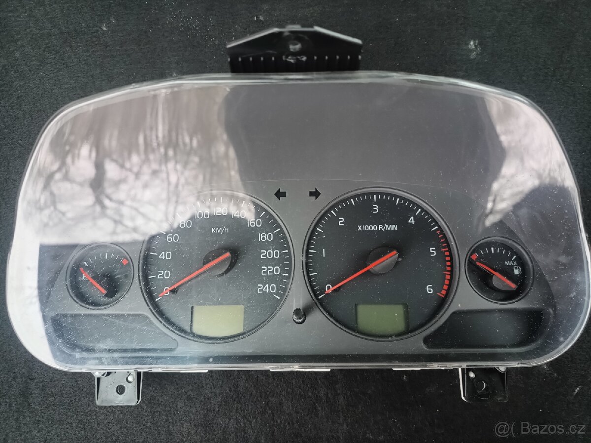 Přístrojová deska volvo v40 / s40 - 4