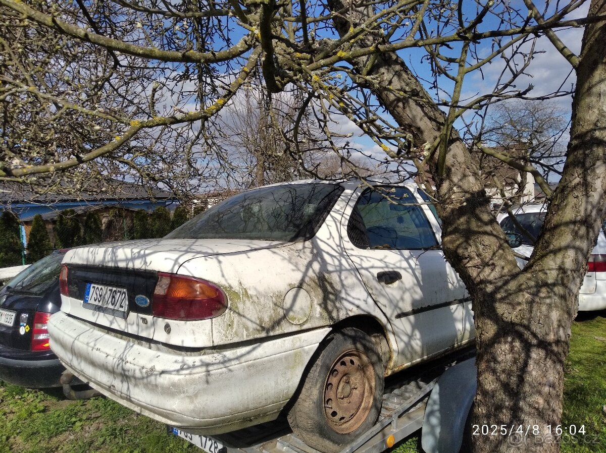 Ford Mondeo Mk1 - 4