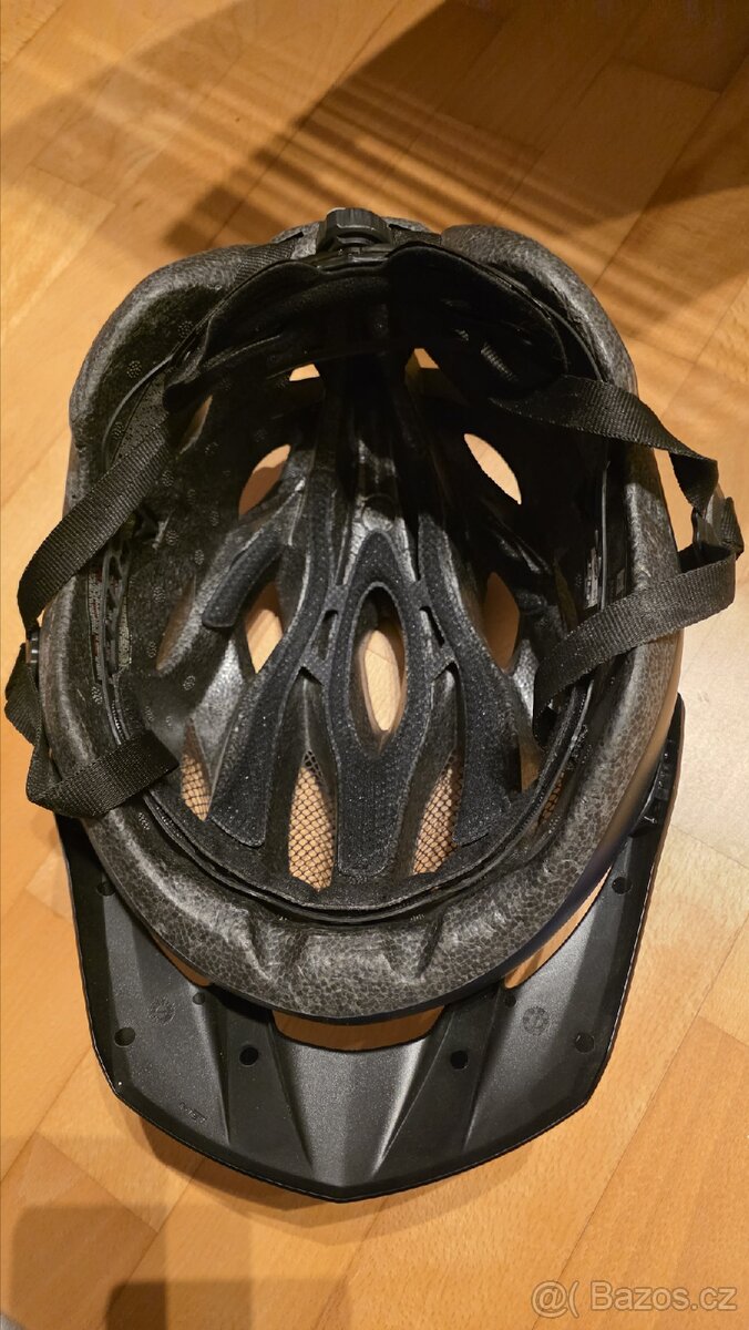 Cyklistická helma MET - 4