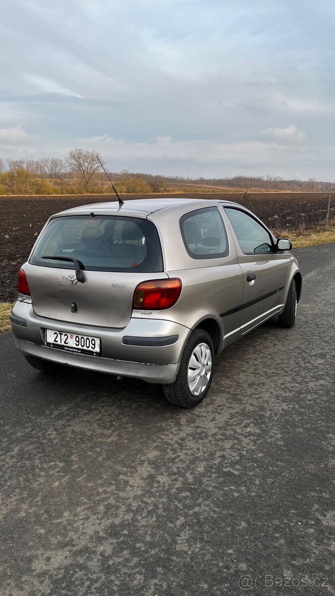 Toyota Yaris 2003 - 4