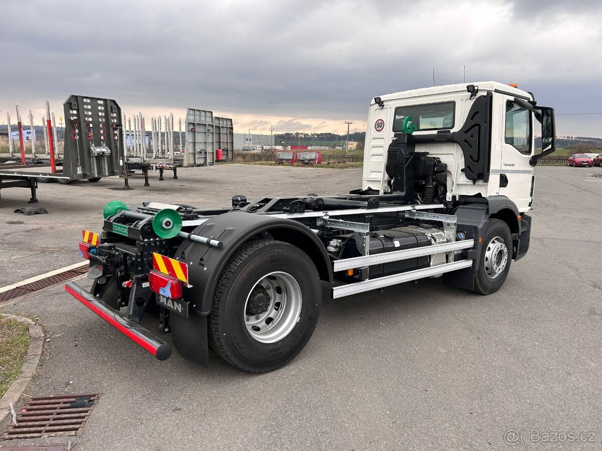 MAN TGM 18.290 4x2 BL + hákový nosič kontejnerů Technocar - 4