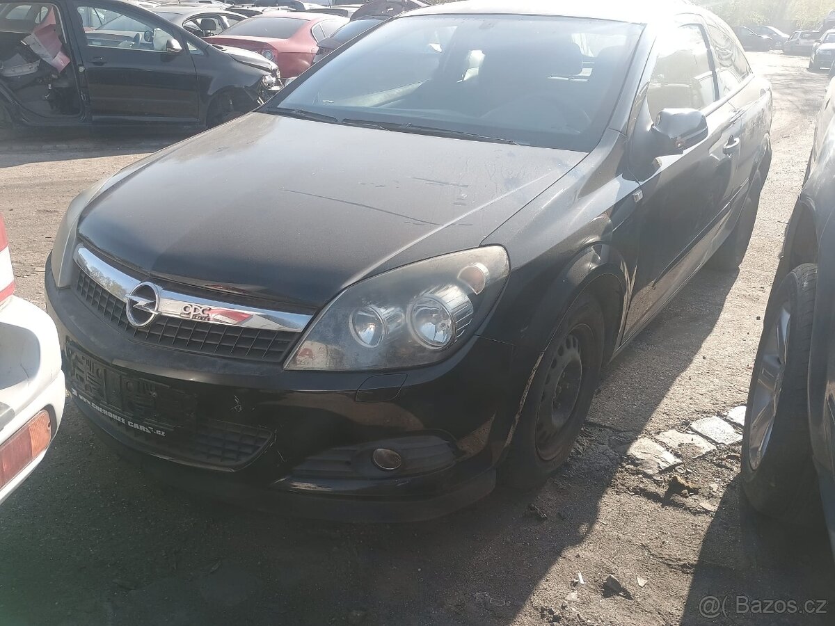 Opel Astra GTC 1.4 16V OPC - 4