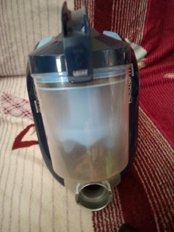 Bezsáčkový vysavač Rowenta, malý a lehký - 4