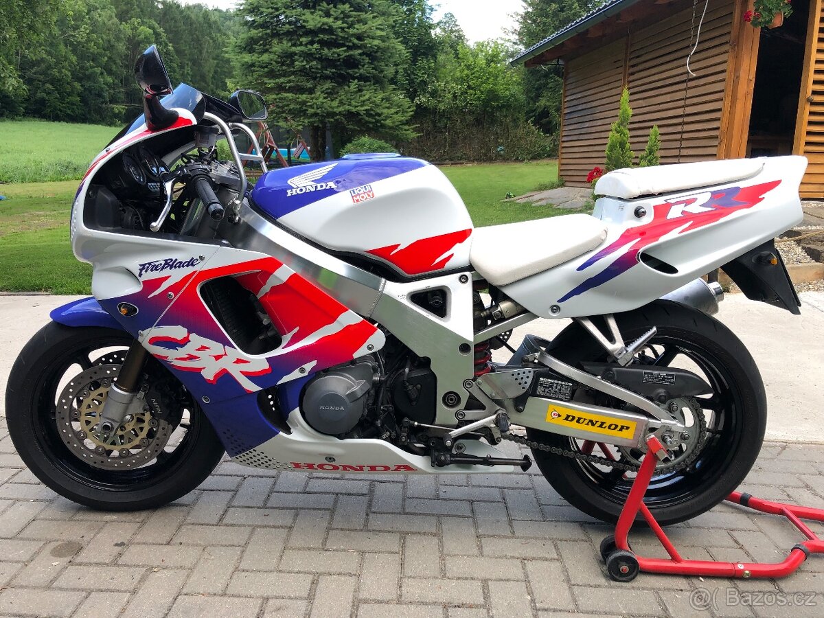 Honda cbr 900rr - 4