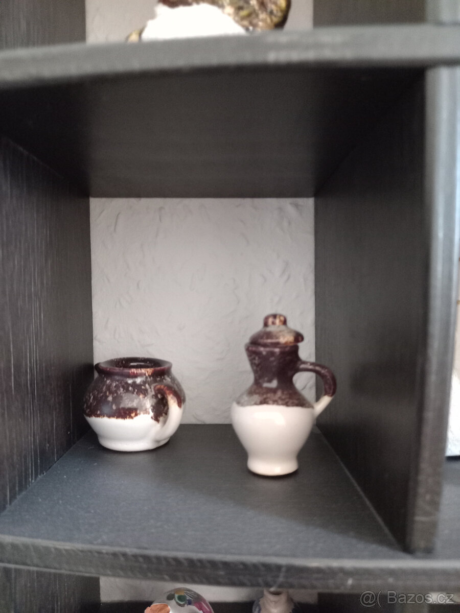 Polička + miniatury - 4