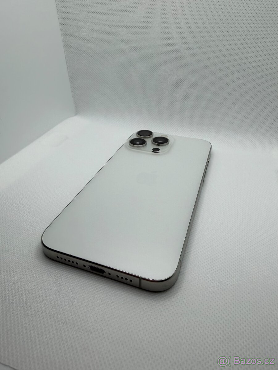 iPhone 15 Pro Max 256 GB – bílý titan - 4