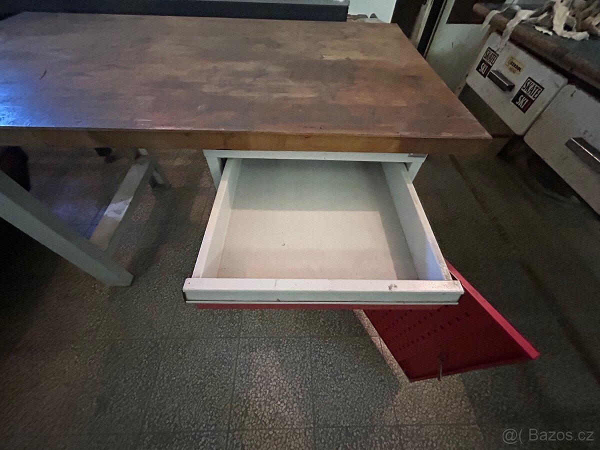 Dílenský stůl - 4