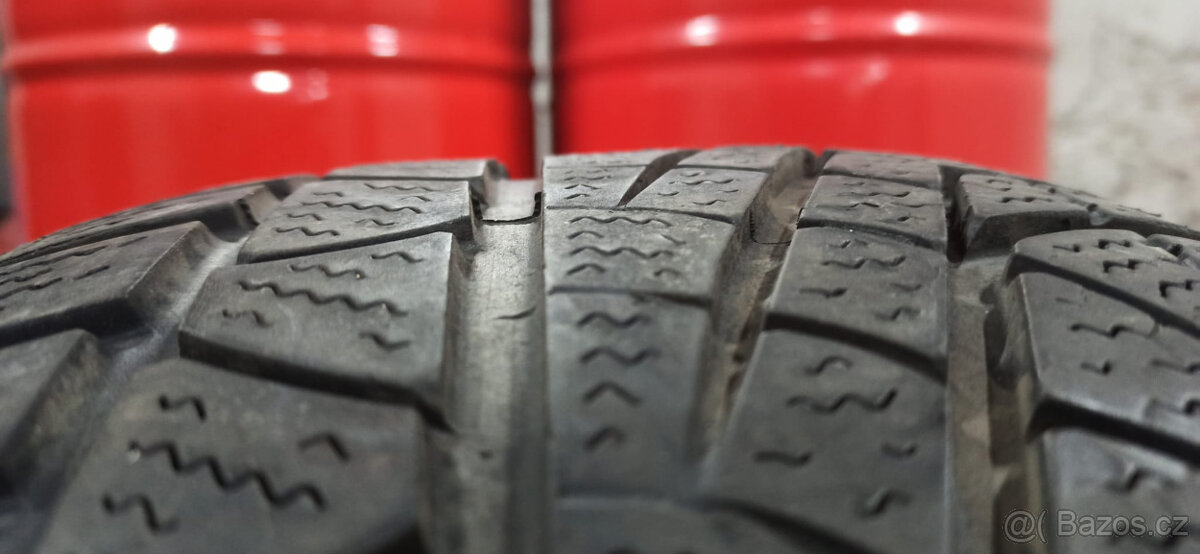 zimní pneu 225/45 r17 Pirelli Winter Sottozero 5-6 mm 4 kusy - 4