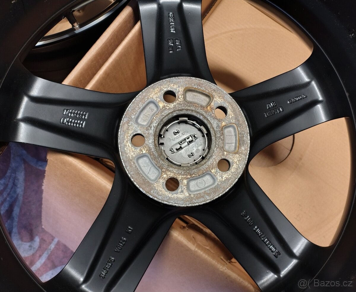 Originální alu kola Volvo R19" - 4