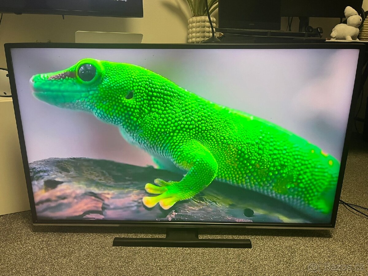 4K SmartTV JVC 109cm s One Play - 4