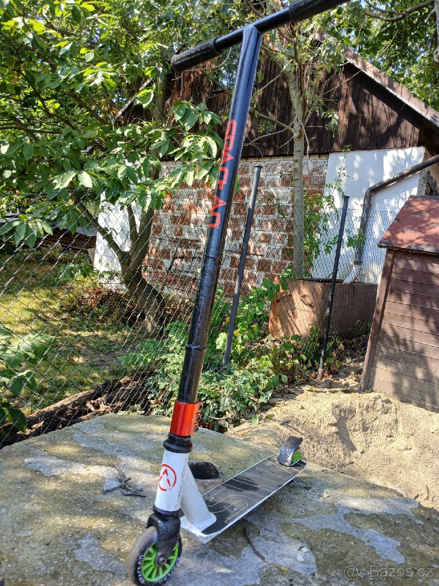 Prodám koloběžku a skateboard - 4